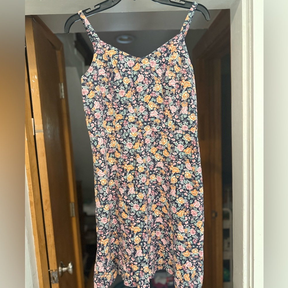 Adorable and flattering Old Navy Multicolored Spaghetti Strap Midi Sundress